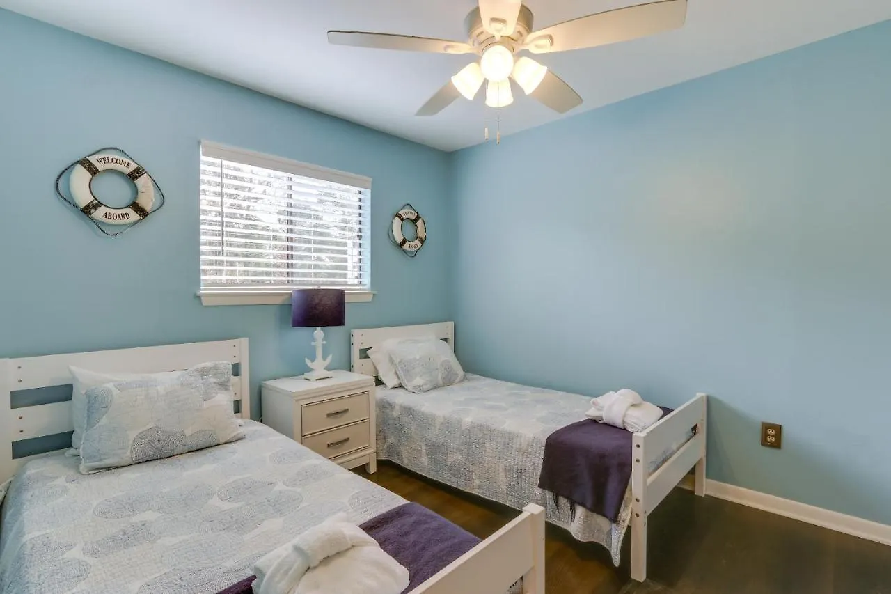 Coastal Hilton Head Getaway Less Than 2 Mi To Golfing! Apartment Hilton Head Island