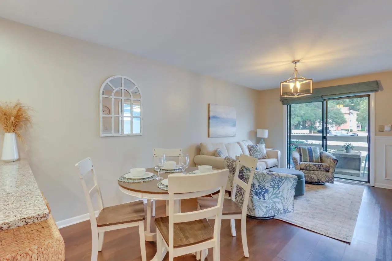 Coastal Hilton Head Getaway Less Than 2 Mi To Golfing! Apartment Hilton Head Island