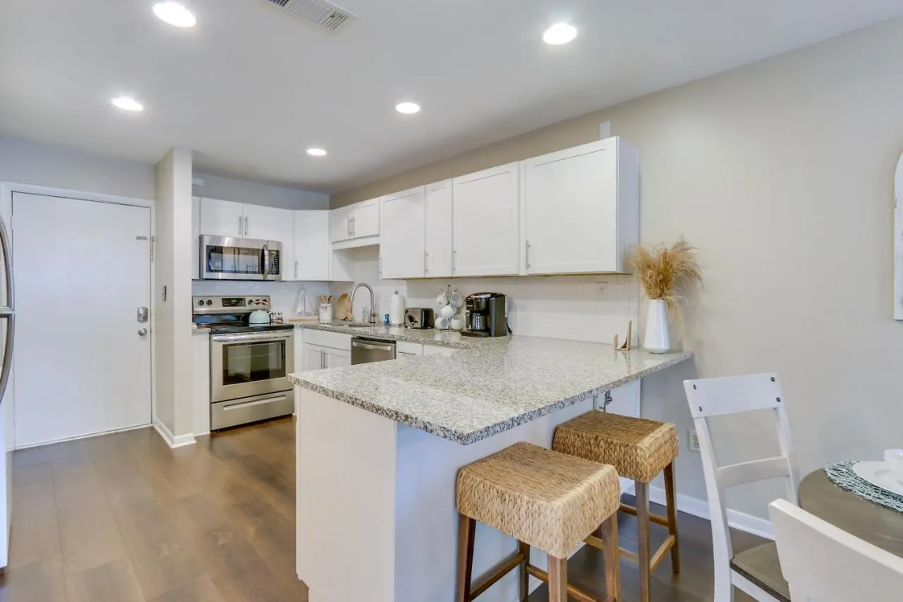 Coastal Hilton Head Getaway Less Than 2 Mi To Golfing! Apartment