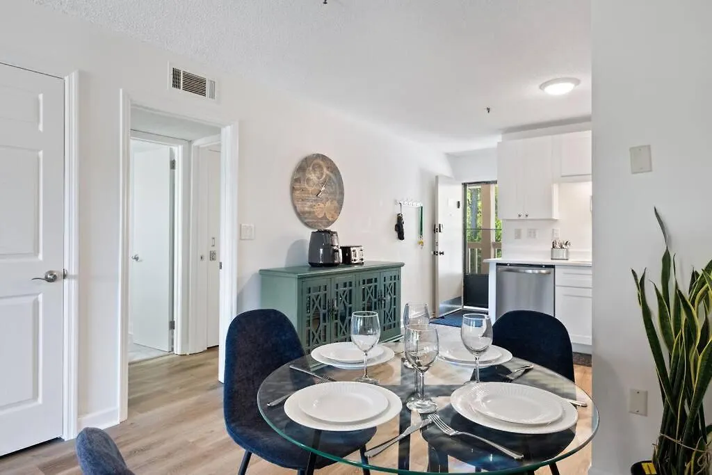 Apartment Peaceful Treetop - 2br/2ba *