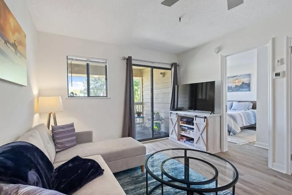 Apartment Peaceful Treetop - 2br/2ba