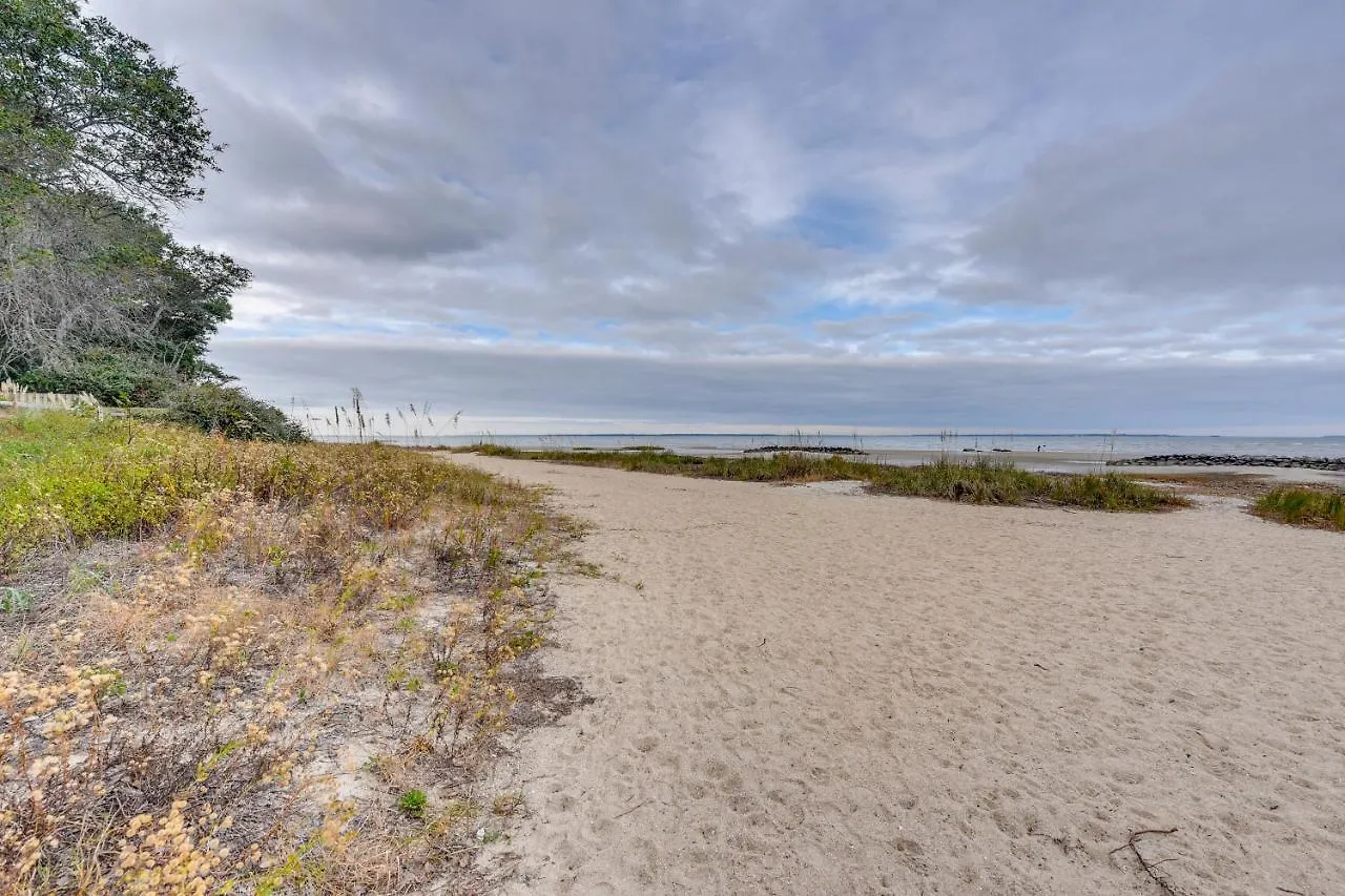 Hilton Head With Porch - Walk To And Pool! Apartmán *