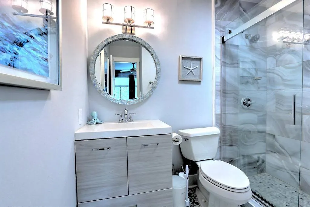 Apartment Fully Renovated! Coastal Elegance &tranquil