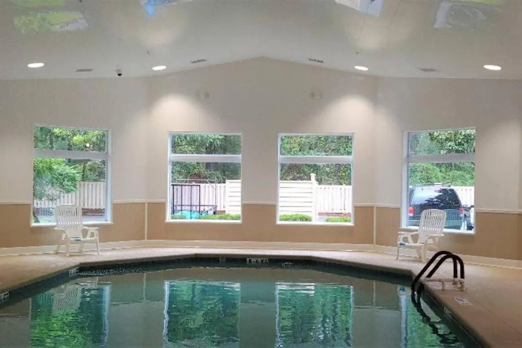 Fully Renovated! Coastal Elegance &tranquil Apartment