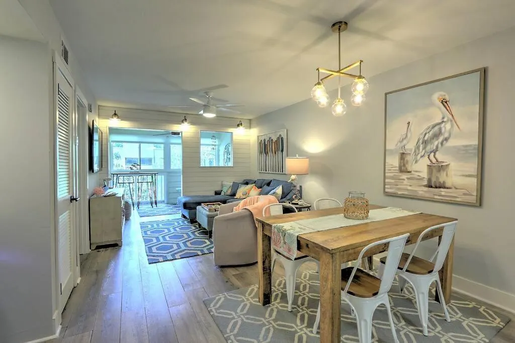 Fully Renovated! Coastal Elegance &tranquil Apartment