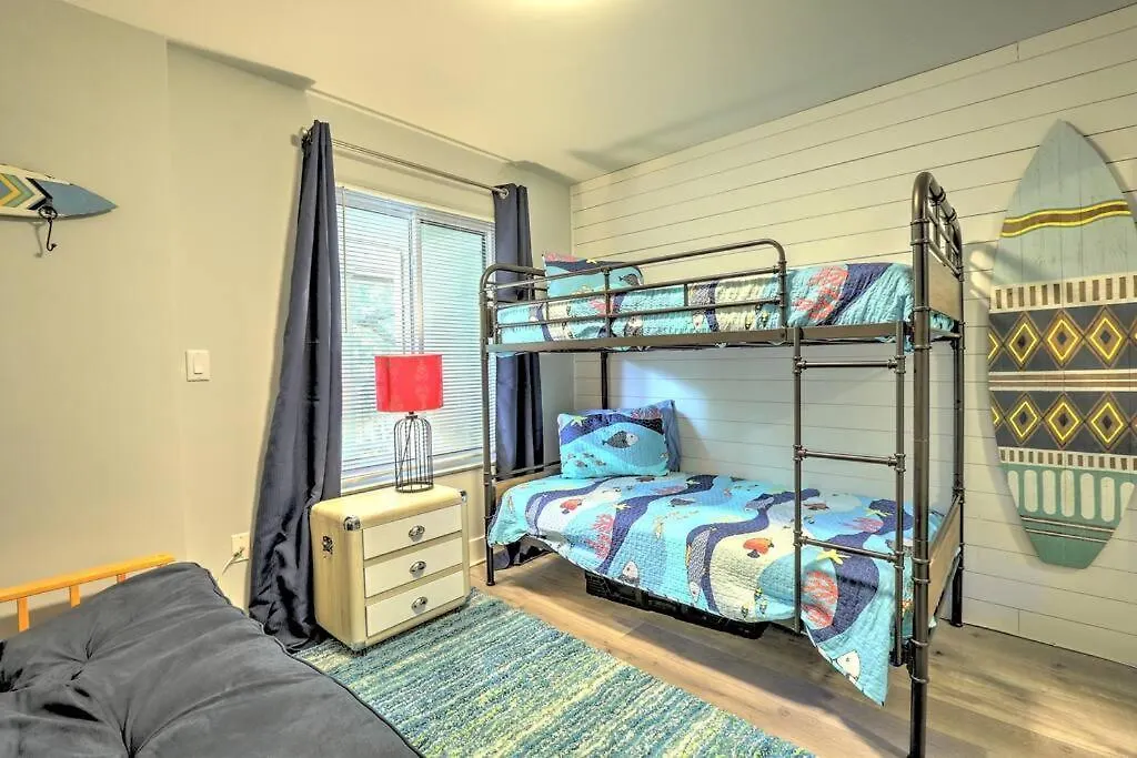Apartment Fully Renovated! Coastal Elegance &tranquil