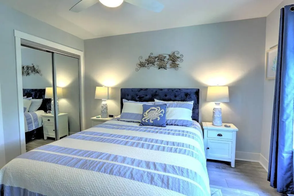 Fully Renovated! Coastal Elegance &tranquil Apartment *