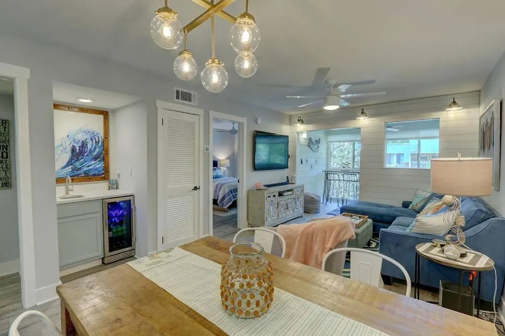 Fully Renovated! Coastal Elegance &tranquil * Hilton Head Island