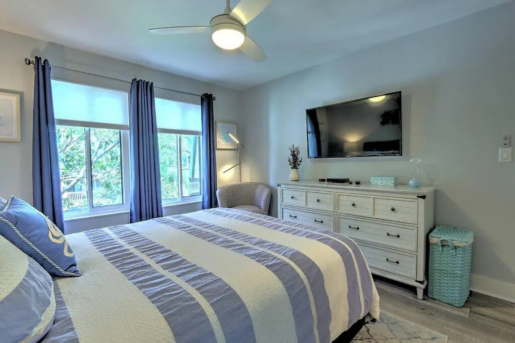 Fully Renovated! Coastal Elegance &tranquil Apartment