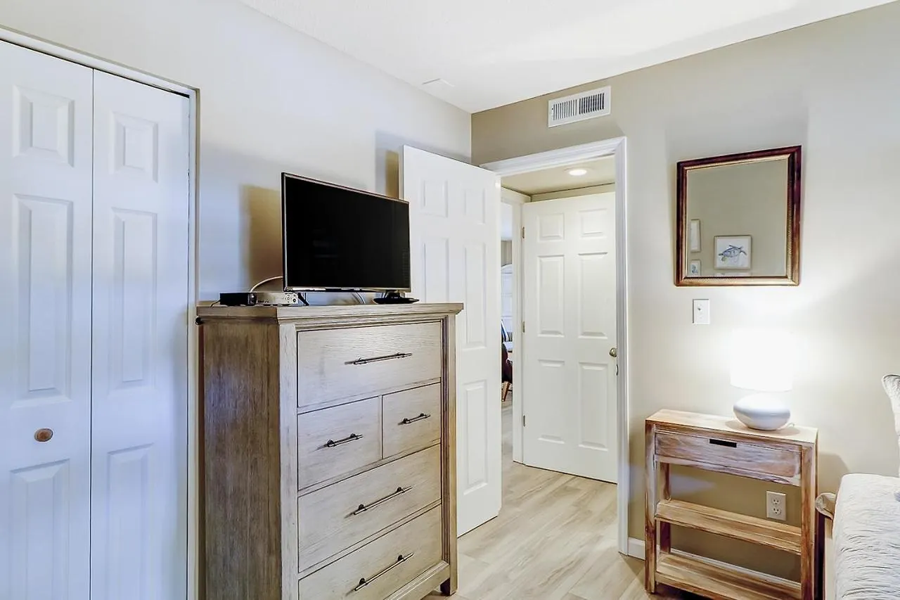 Fiddlers Cove 15f