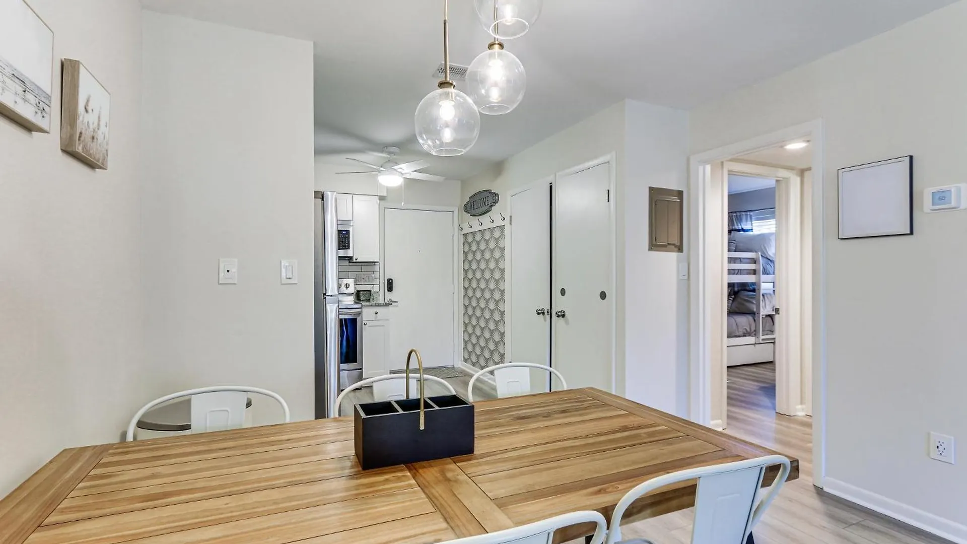 Gem, Walk To Folly Field Beach! Apartment *