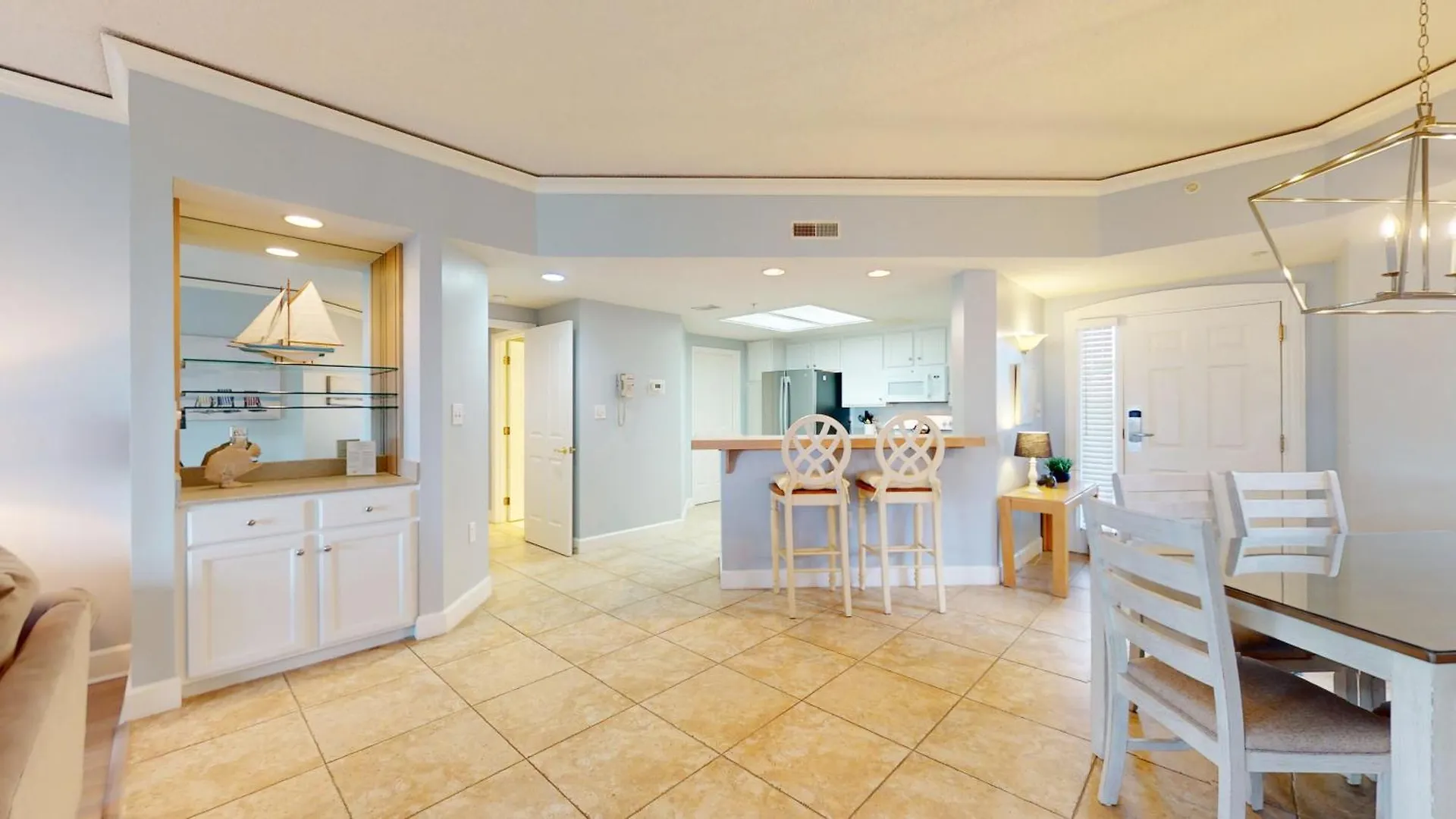 Vila 5502 Hampton Place South