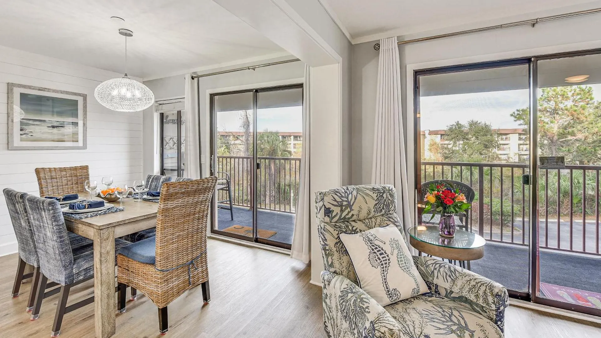 With Ocean-view Balcony! Apartment Hilton Head Island
