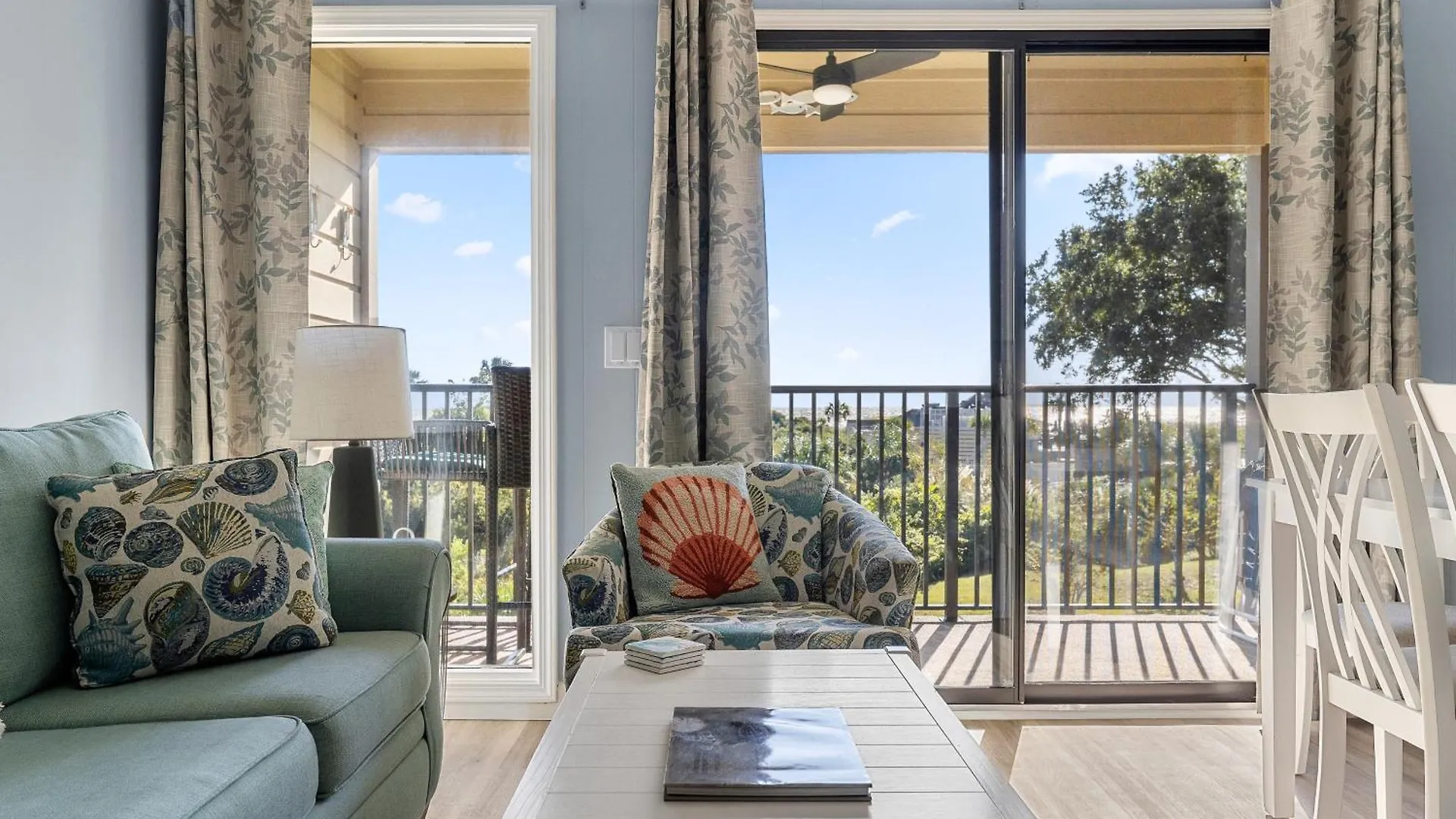 Apartment View Balcony Huge Pool Cozy Hilton Head Island