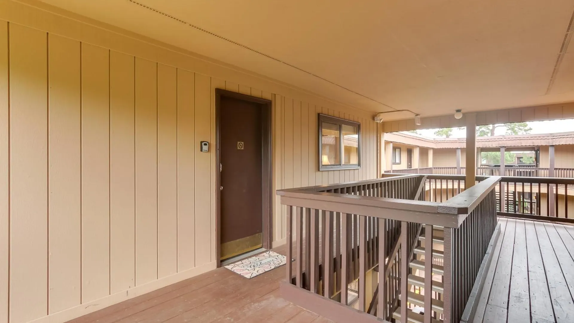Hilton Head With Balcony And Pool, Walk To Apartment
