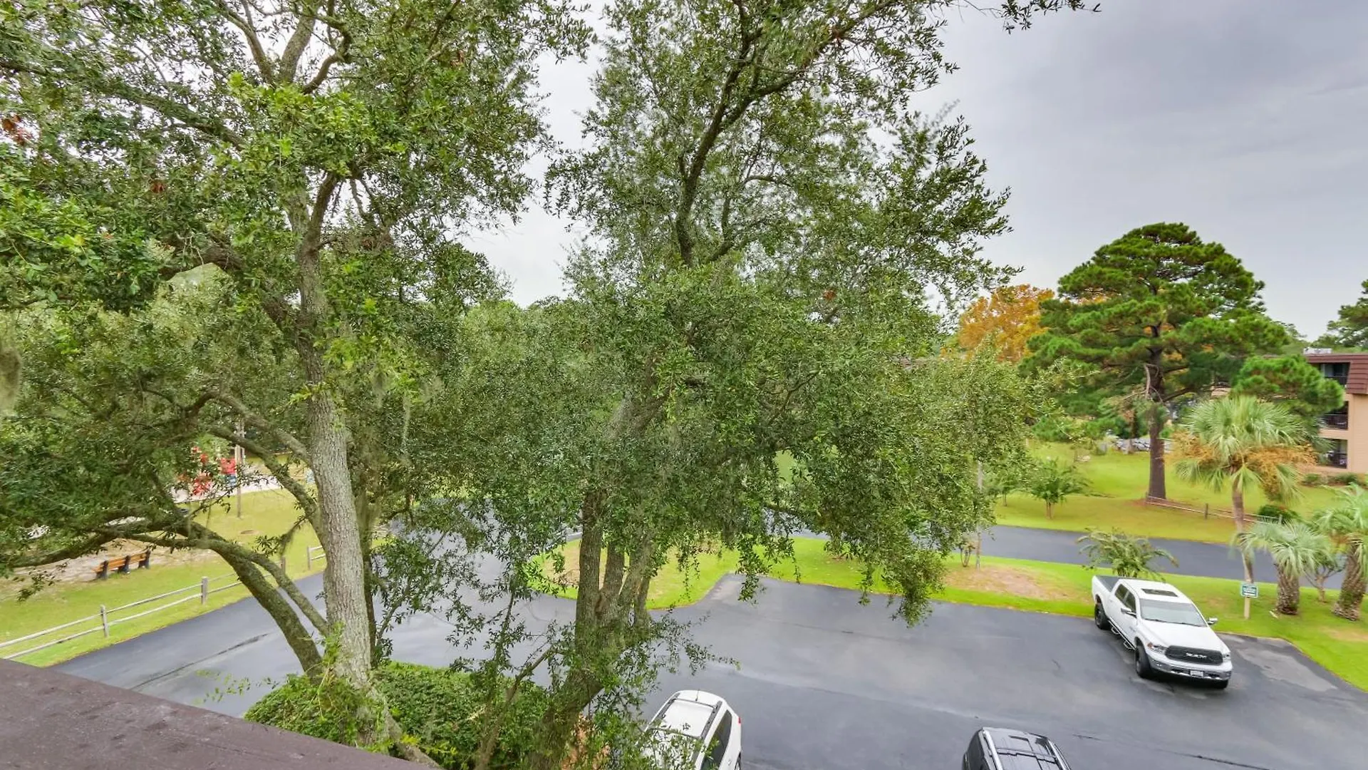 Hilton Head With Balcony And Pool, Walk To * Hilton Head Island