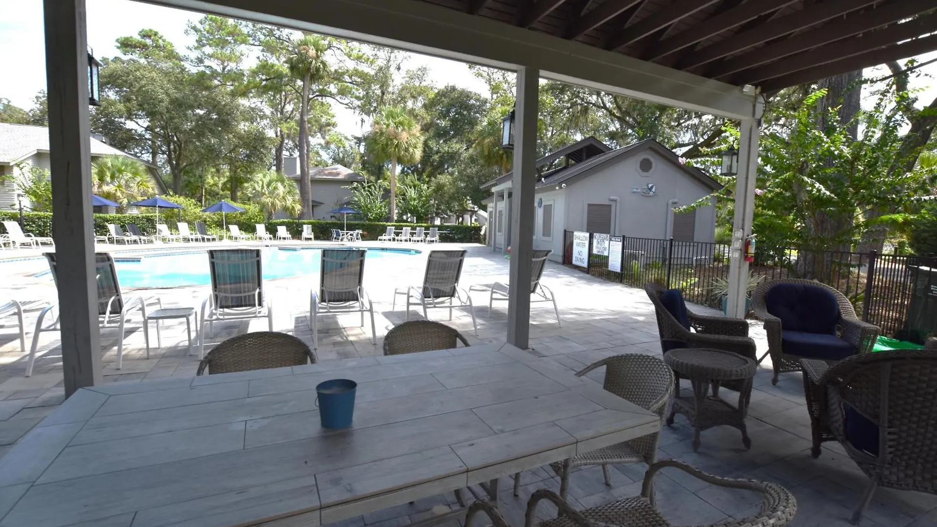 2 Bedrooms At Brigantine Quarters Num232 * Hilton Head Island