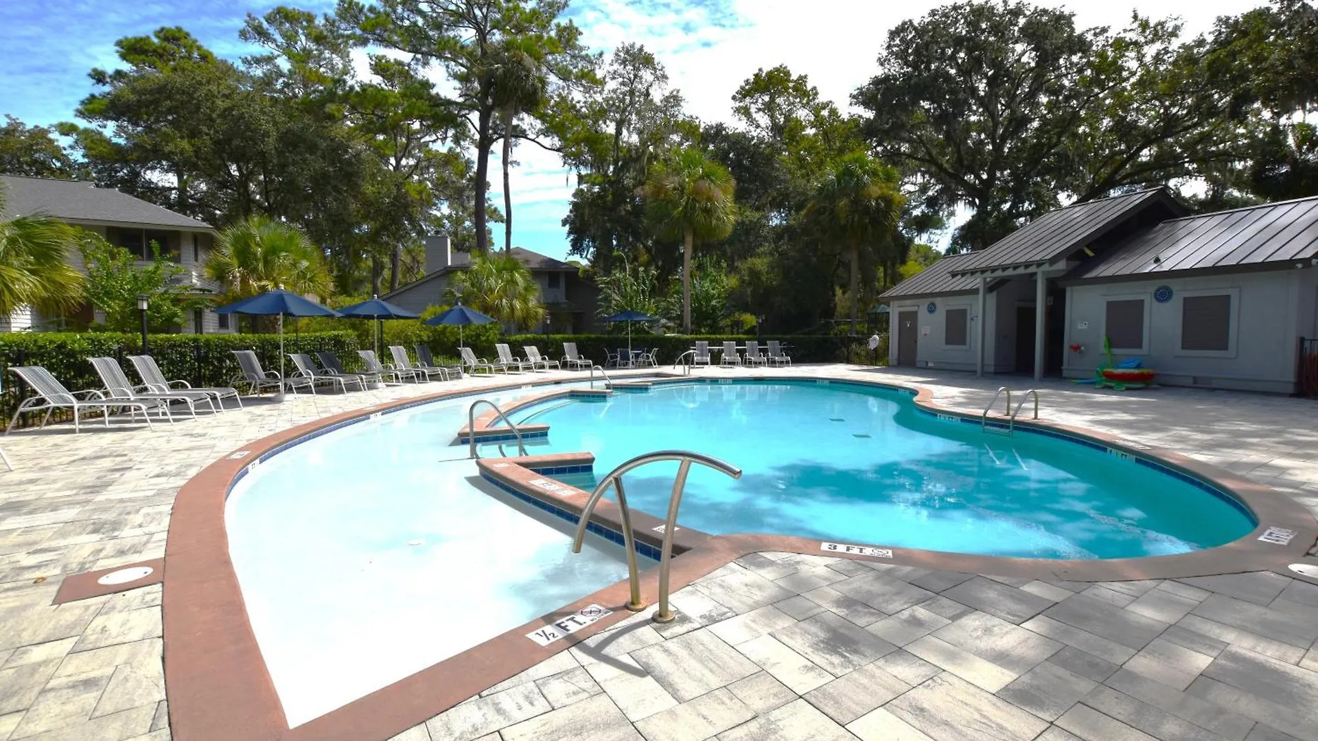 2 Bedrooms At Brigantine Quarters Num232 * Hilton Head Island