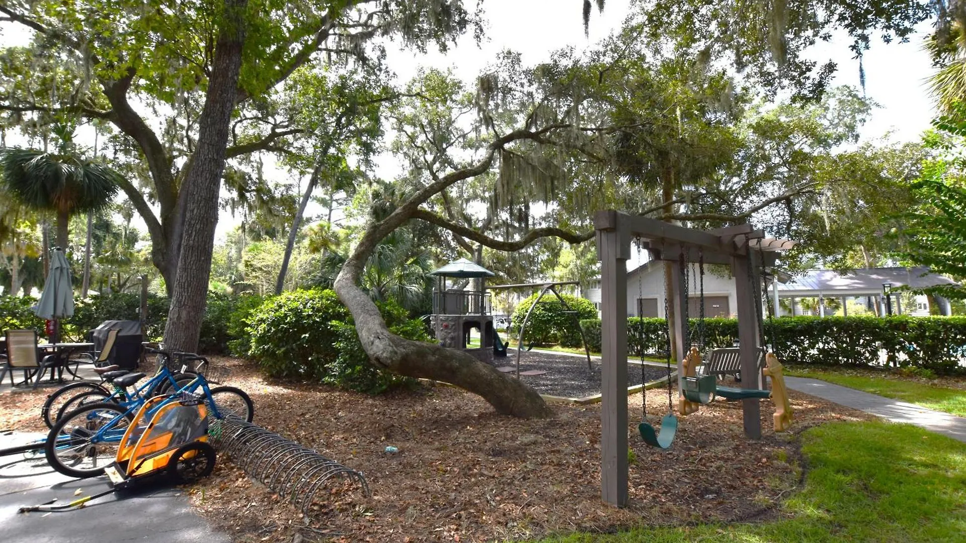 2 Bedrooms At Brigantine Quarters Num232 Hilton Head Island