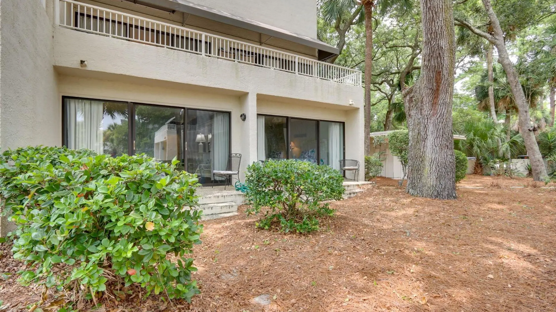 With Pool And Access!