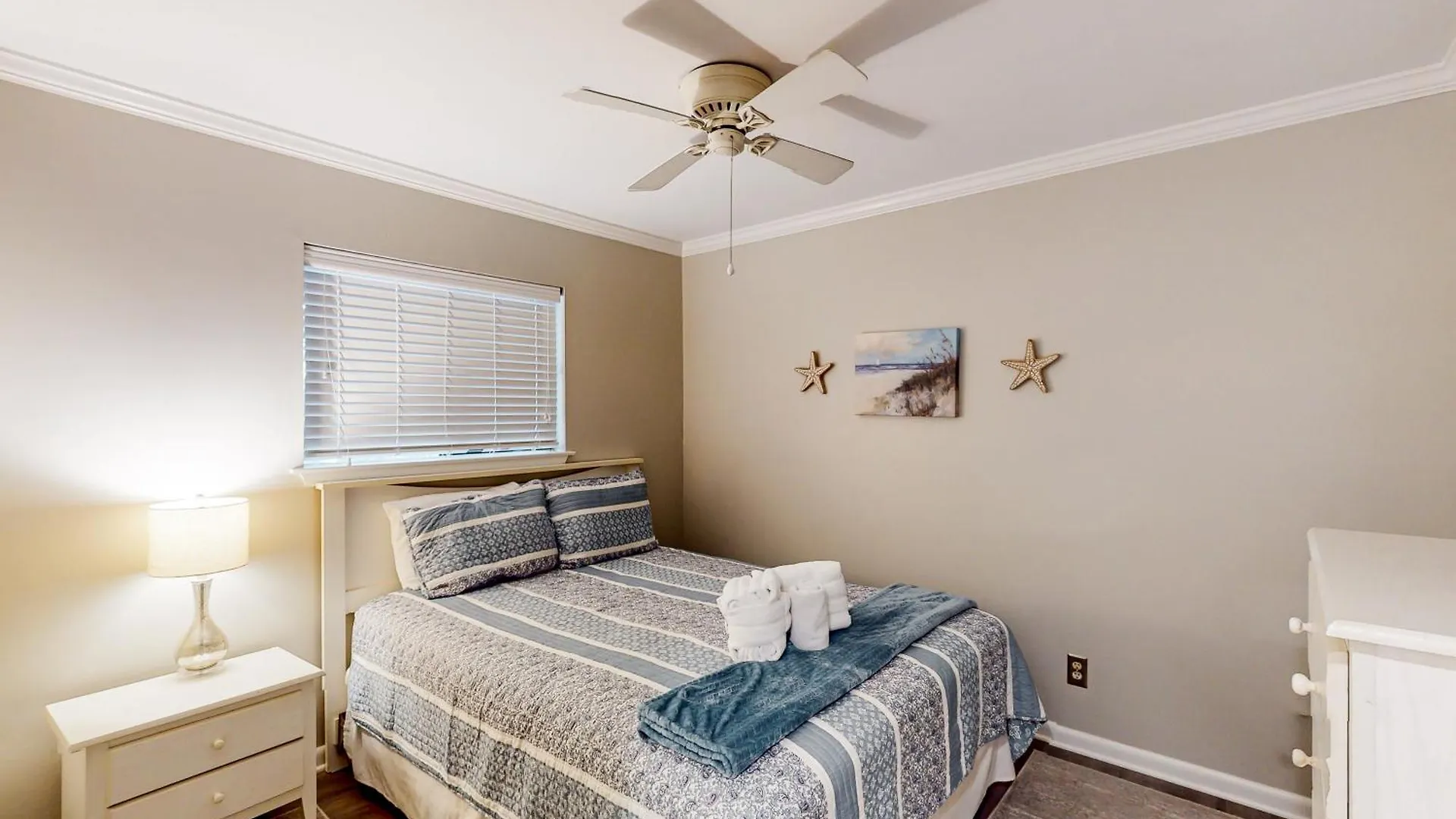 Apartment Fiddlers Cove 20f *