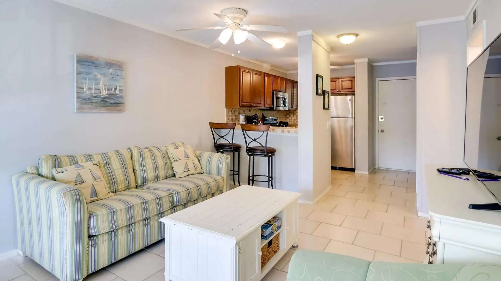 Bright And Beachy Getaway On Hilton Head Island!