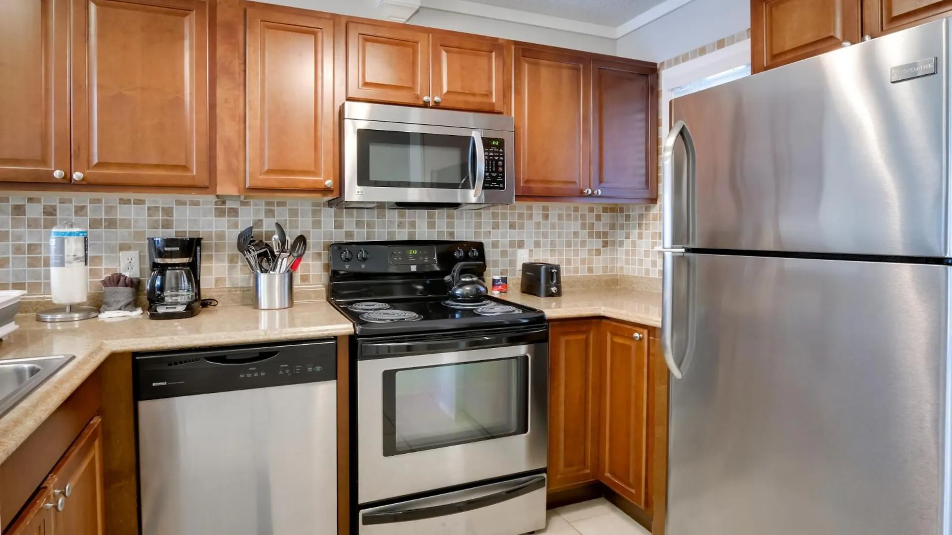 Apartment Bright And Beachy Getaway On Hilton Head Island!