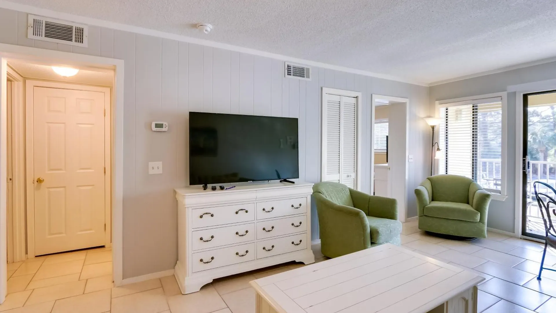 Bright And Beachy Getaway On Hilton Head Island!