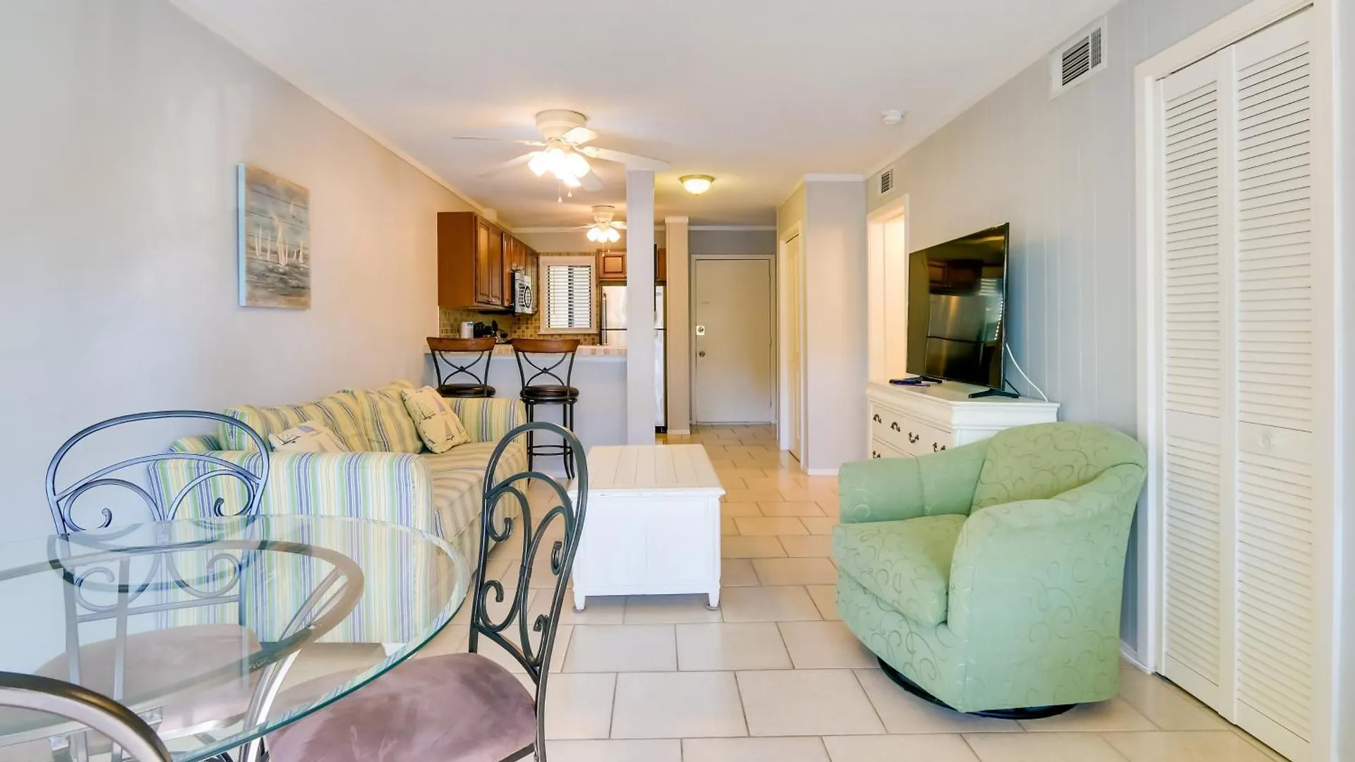 Bright And Beachy Getaway On Hilton Head Island!