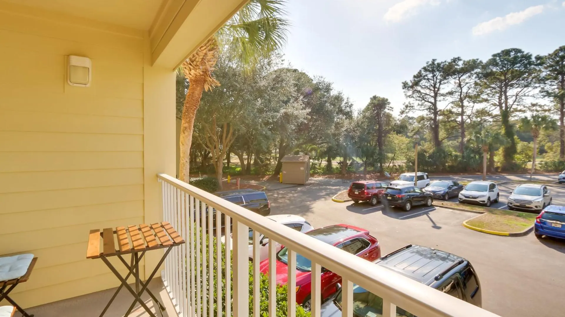 Apartment Bright And Beachy Getaway On Hilton Head Island!