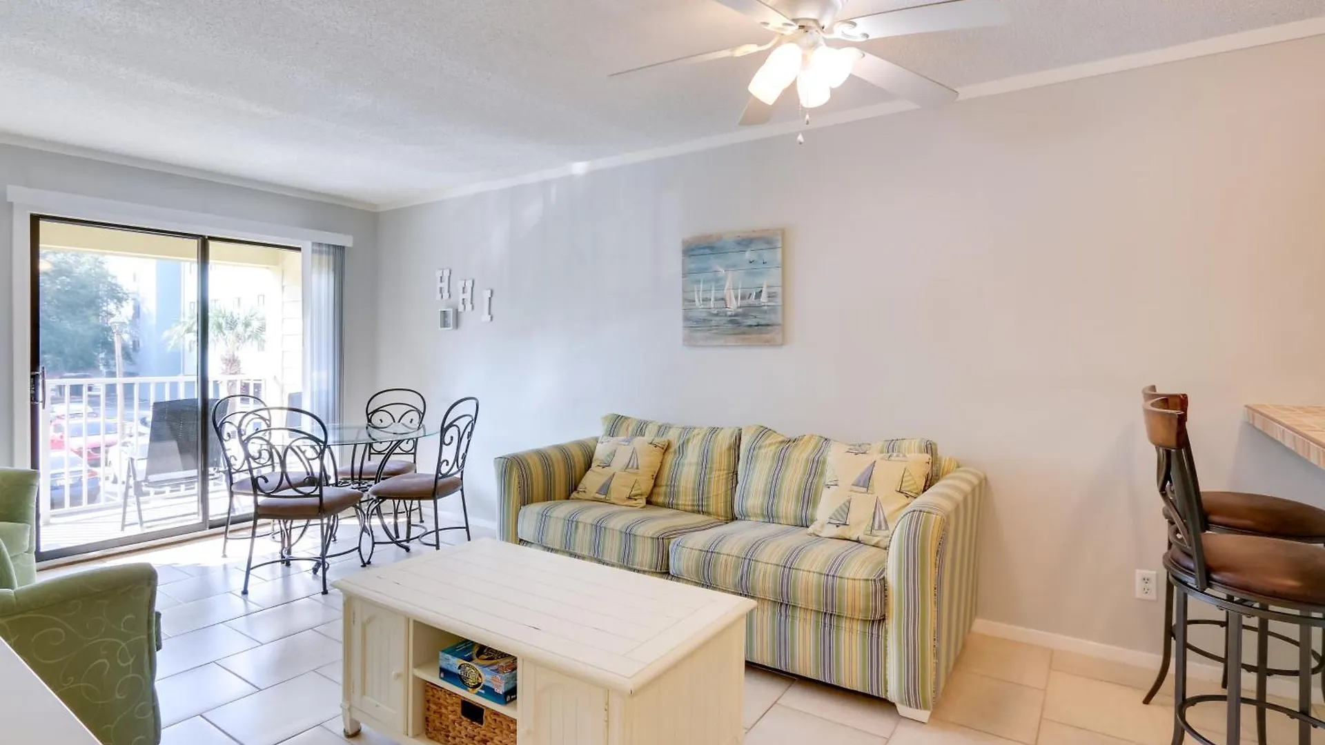 Bright And Beachy Getaway On Hilton Head Island! *
