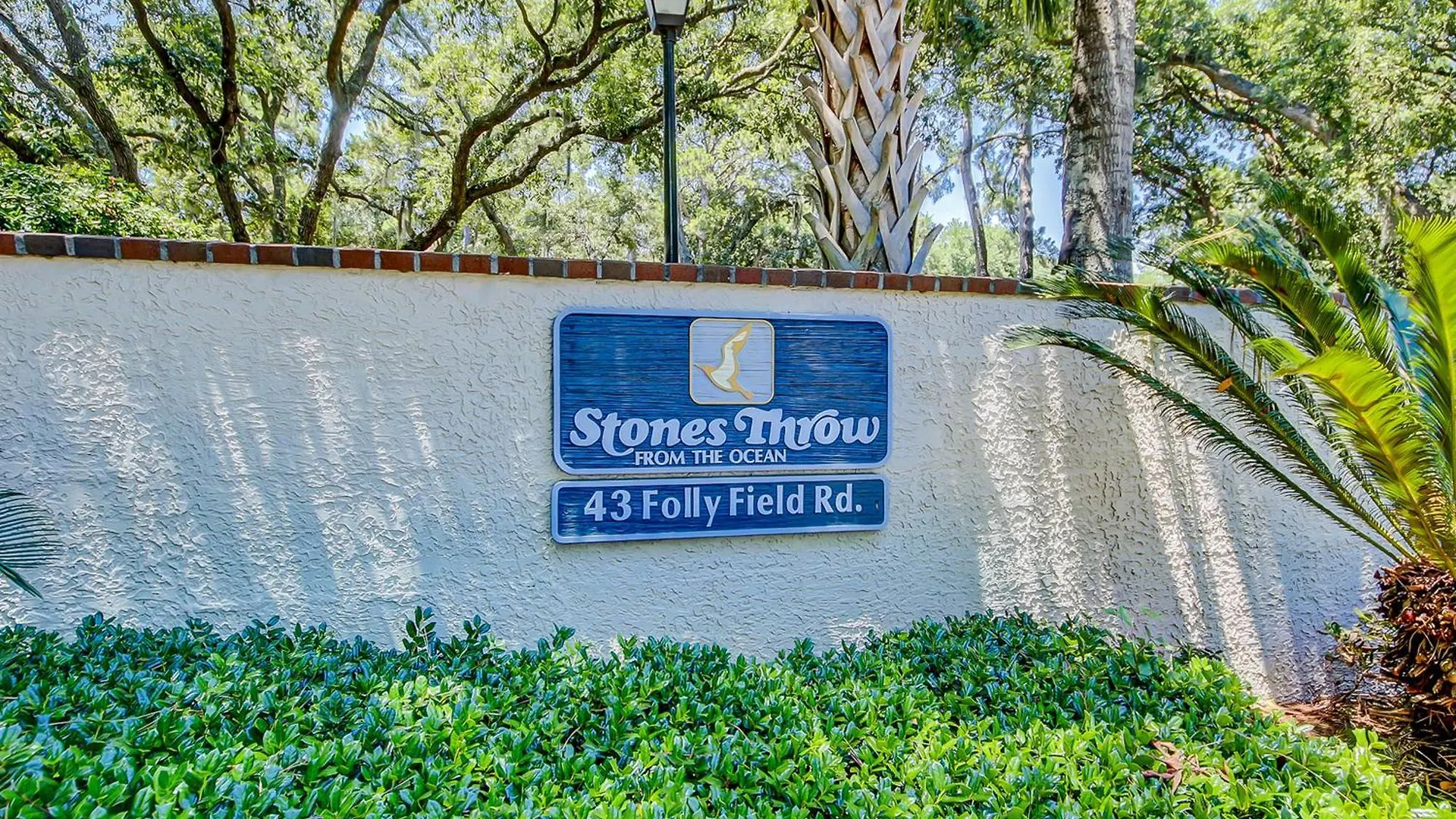 Apartment Stones Throw 43