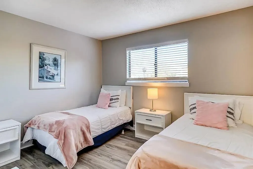 Daze-2 Bedroom, Short Walk To The Apartment *