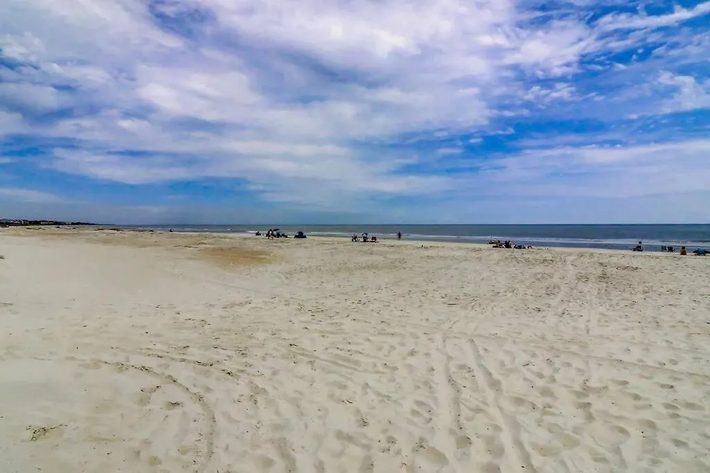 Apartment Daze-2 Bedroom, Short Walk To The Hilton Head Island