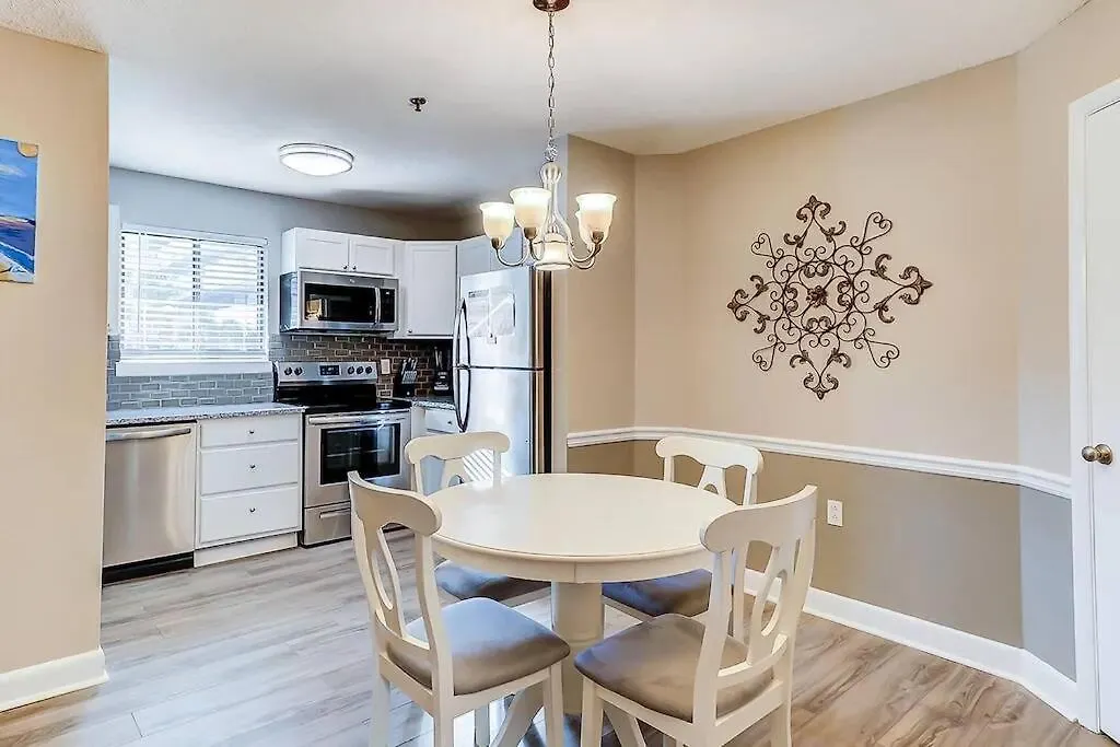Apartment Daze-2 Bedroom, Short Walk To The