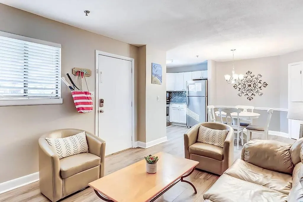 Daze-2 Bedroom, Short Walk To The