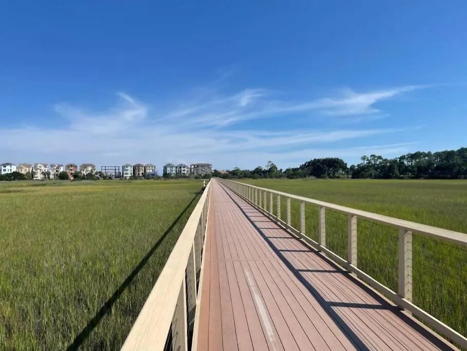 Daze-2 Bedroom, Short Walk To The * Hilton Head Island