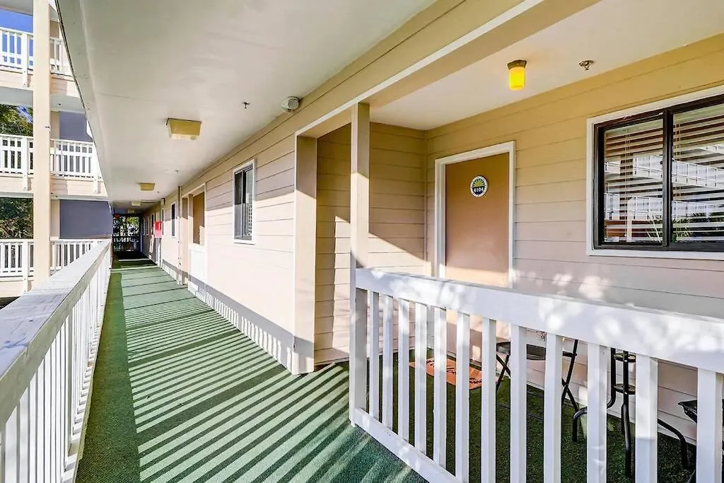 Apartment Daze-2 Bedroom, Short Walk To The Hilton Head Island