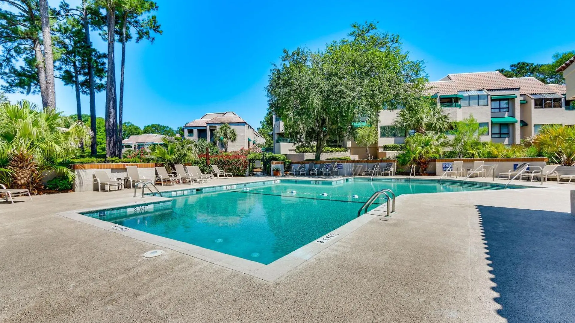 2 Mi To Dog-friendly Hilton Head Condo! *