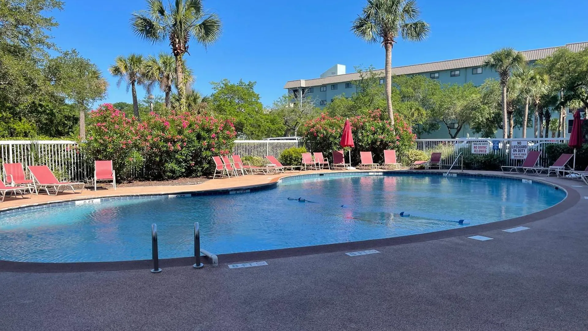 Apartment Daze-2 Bedroom, Short Walk To The *