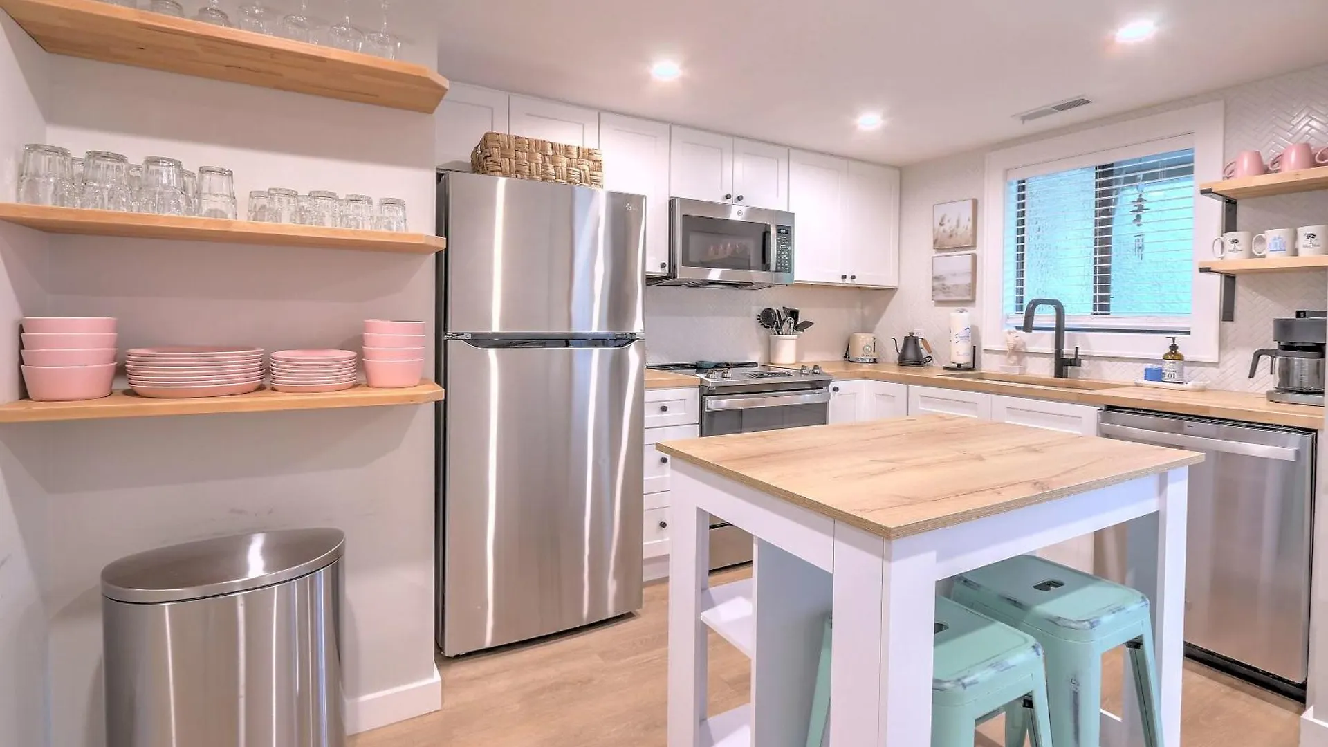Walk To Pet Friendly Bbq Grill *