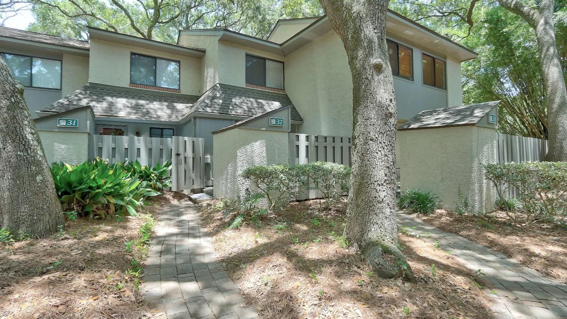 Walk To Pet Friendly Bbq Grill * Hilton Head Island