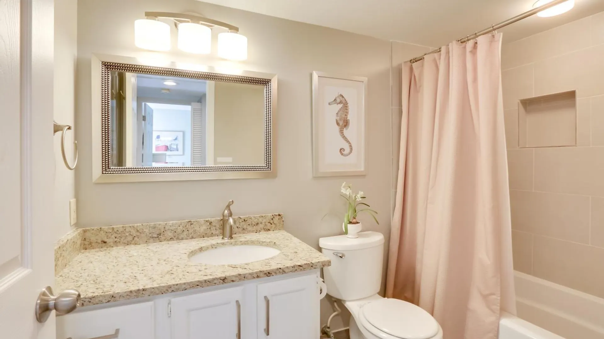 Apartman With Community Pool