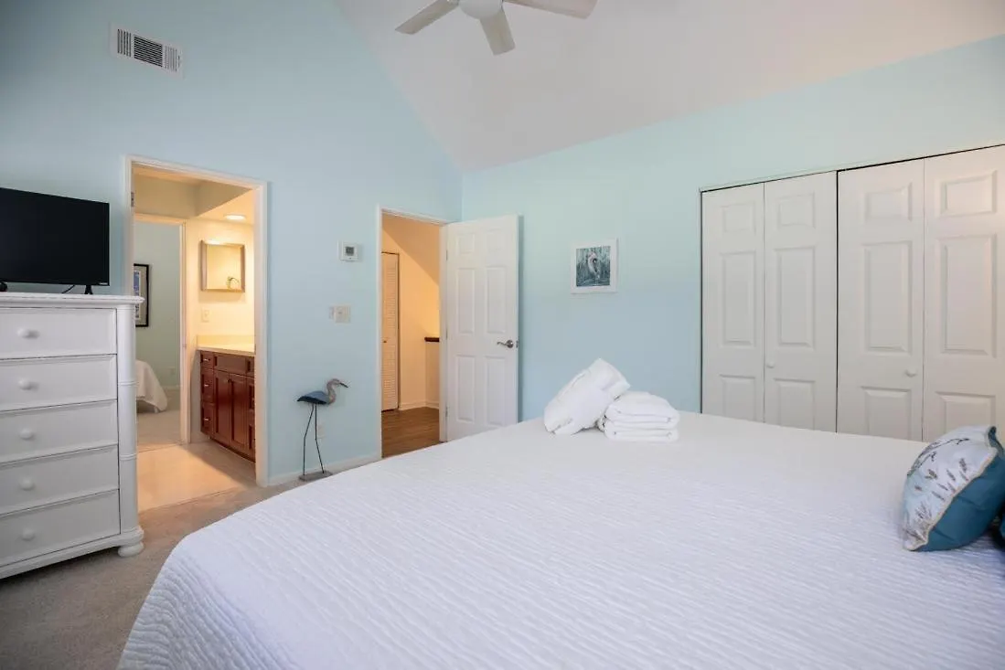 Vila 734 Queen's Grant