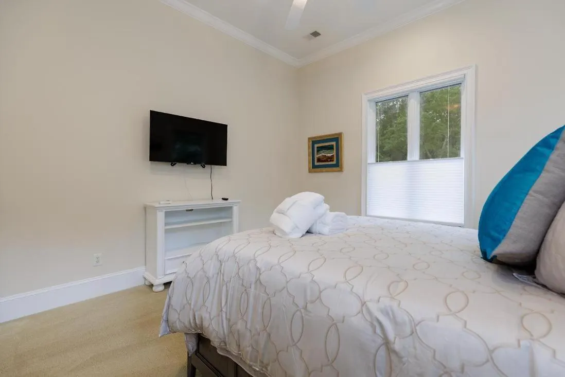 27 Kingston Rd. * Hilton Head Island