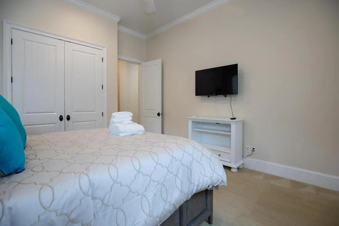 27 Kingston Rd. Holiday home *
