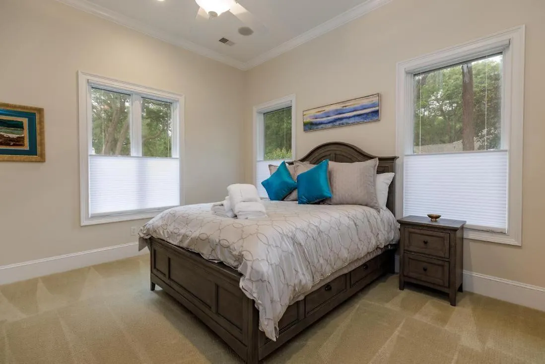 27 Kingston Rd. * Hilton Head Island