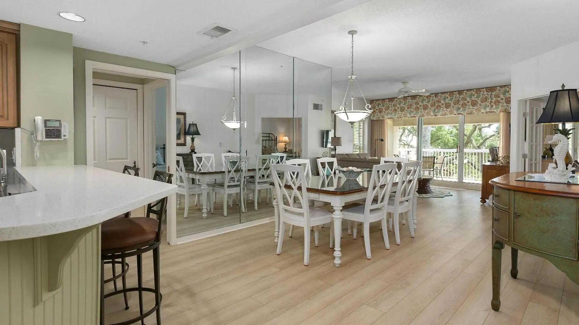 Villa 401 Barrington Arms *