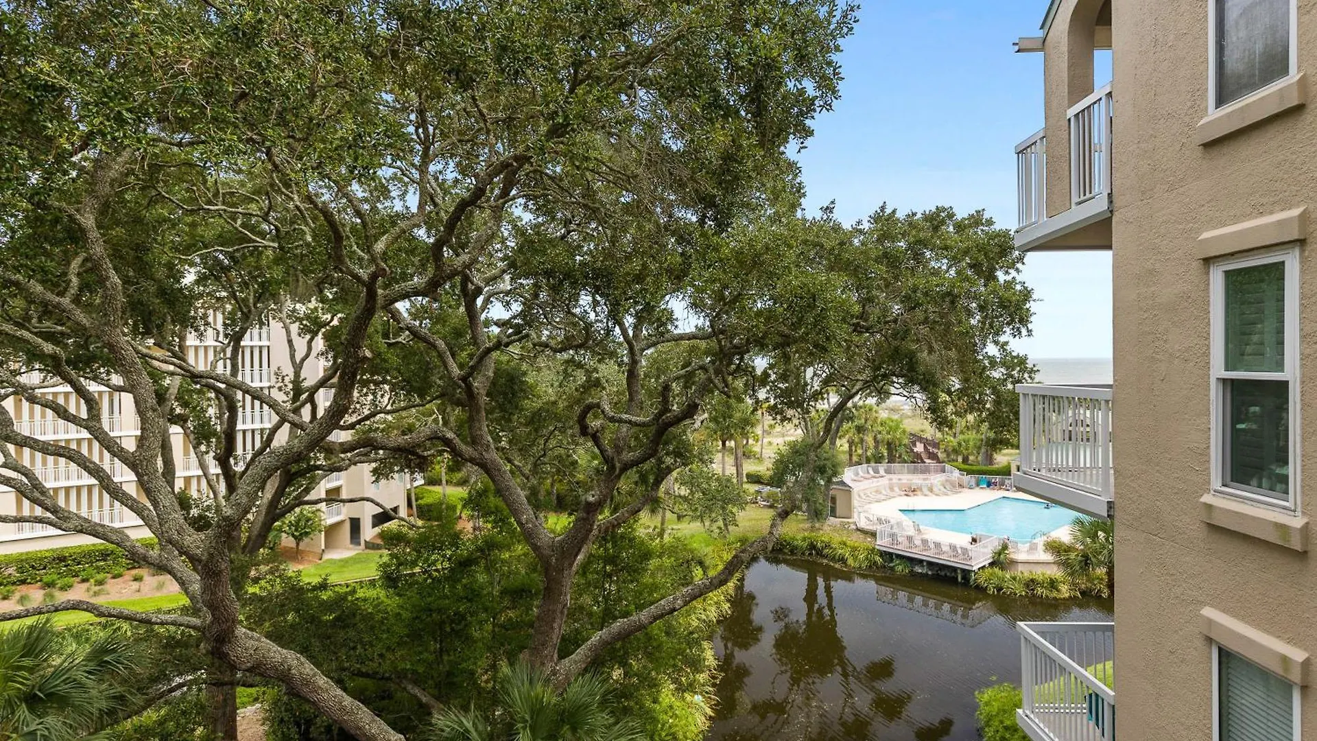 401 Barrington Arms Villa *
