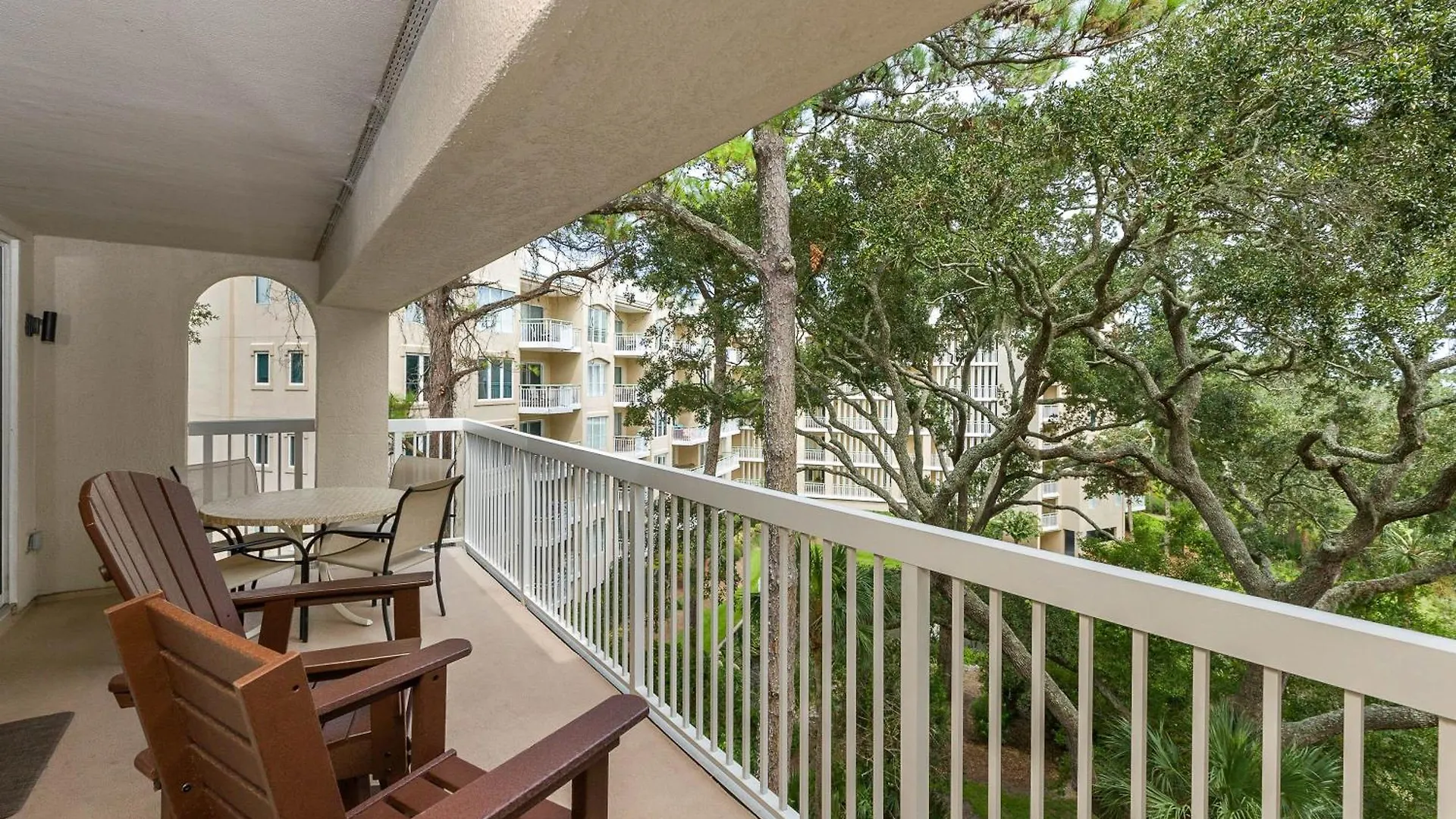 401 Barrington Arms Hilton Head Island